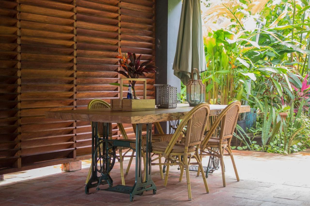 Couleur Locale Paramaribo Exterior foto